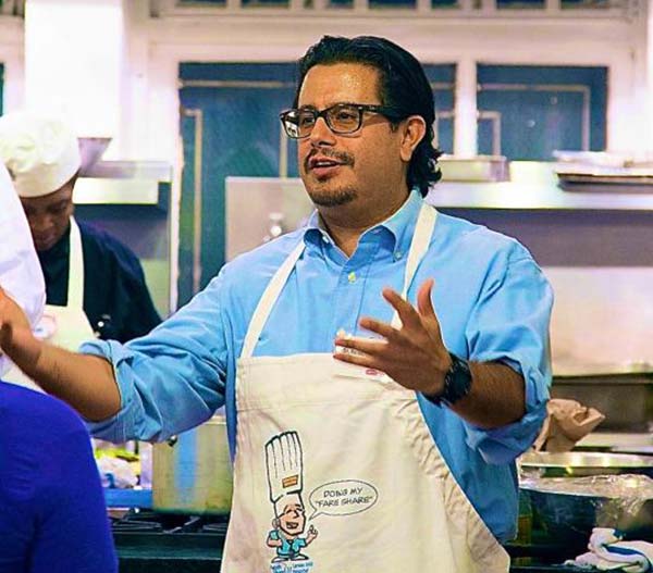 How Dr. Robert Graham Is Changing Patients’ Lives, One Cooking Class at a Time